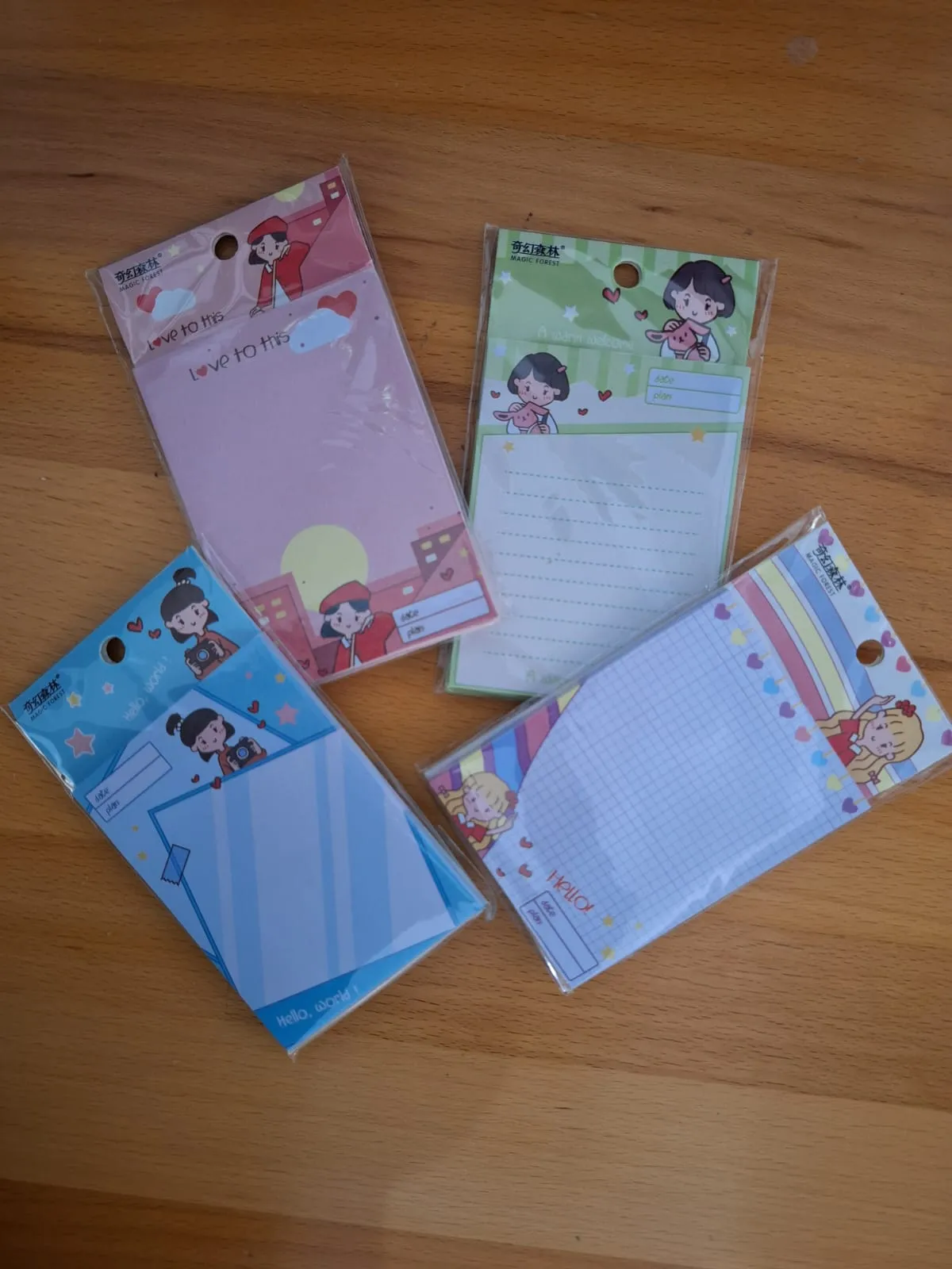 POSTIC DE MUÑECA/DINOSAURIO