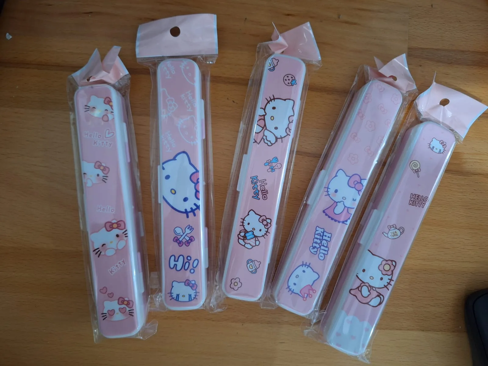 KIT DE CUBIERTOS HELLO KITY