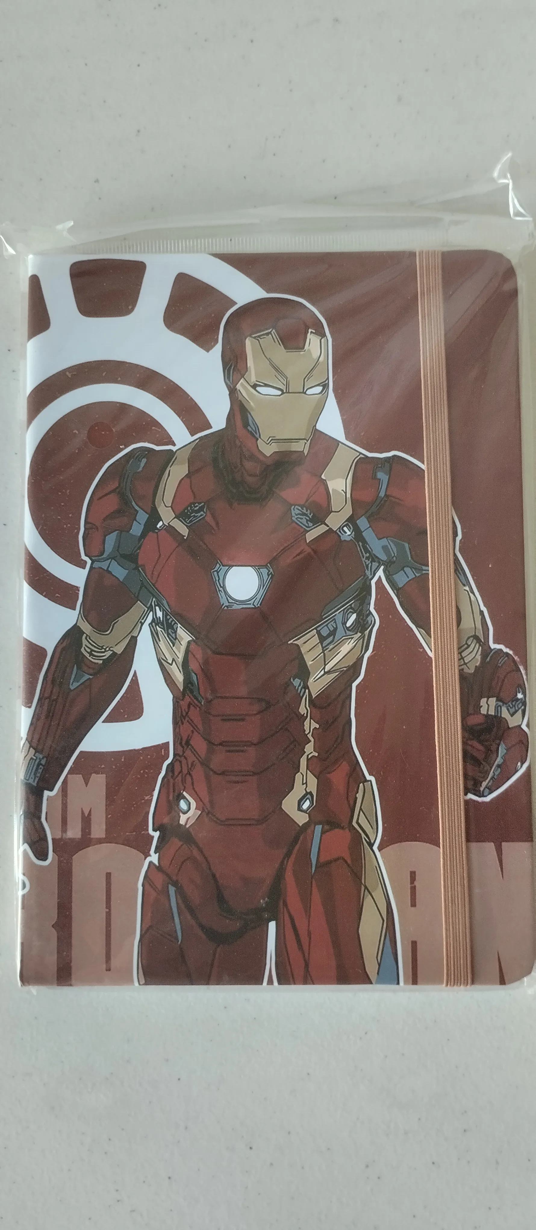 LIBRETA VENGADORES 14 X 21 CM RAYADA