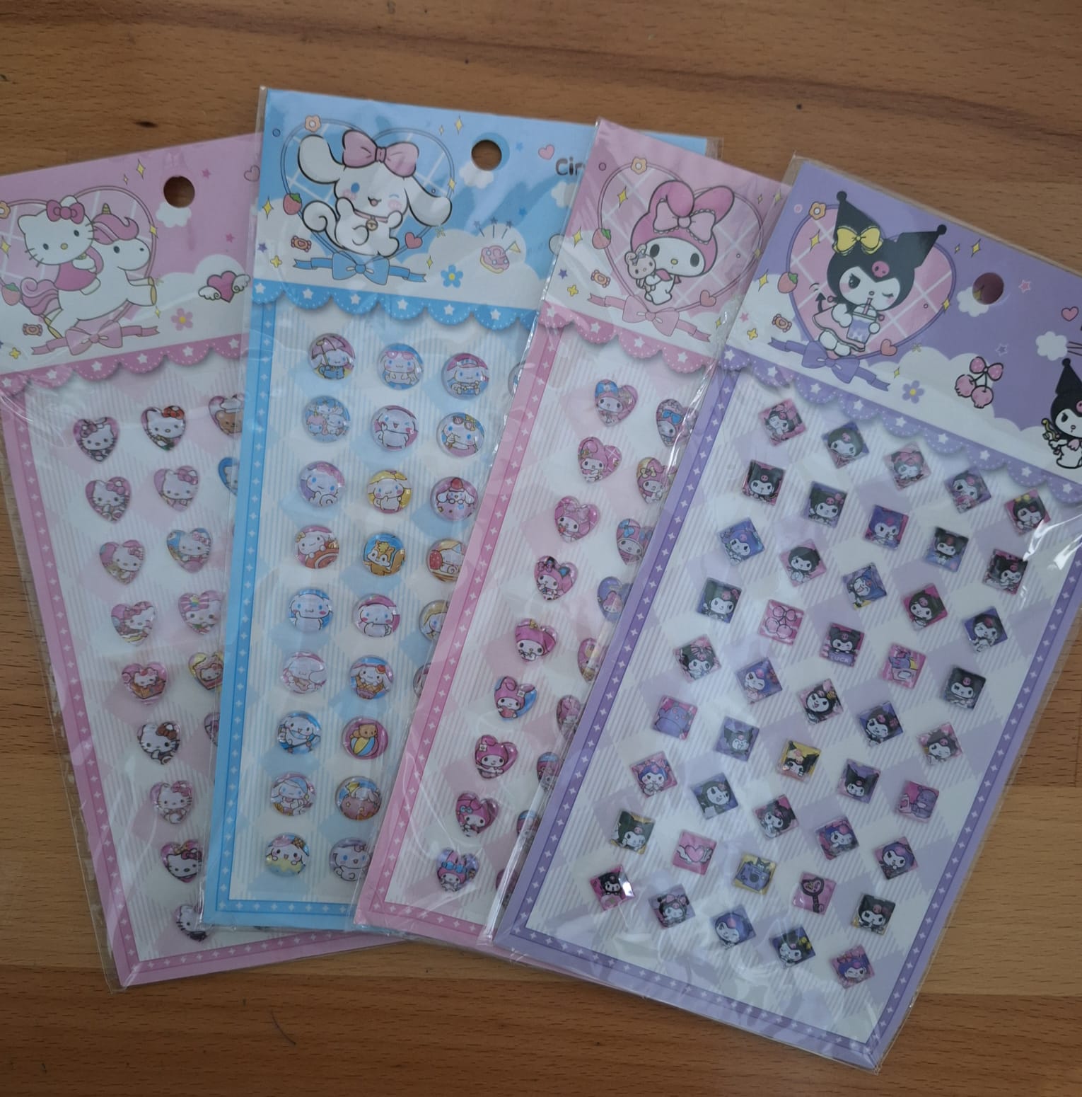 STICKER PIEDRA SANRIO