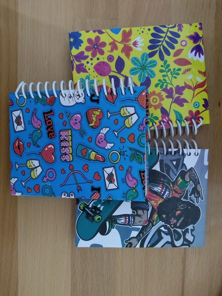 CUADERNO PASTA DURA CHICO (RAYADO)