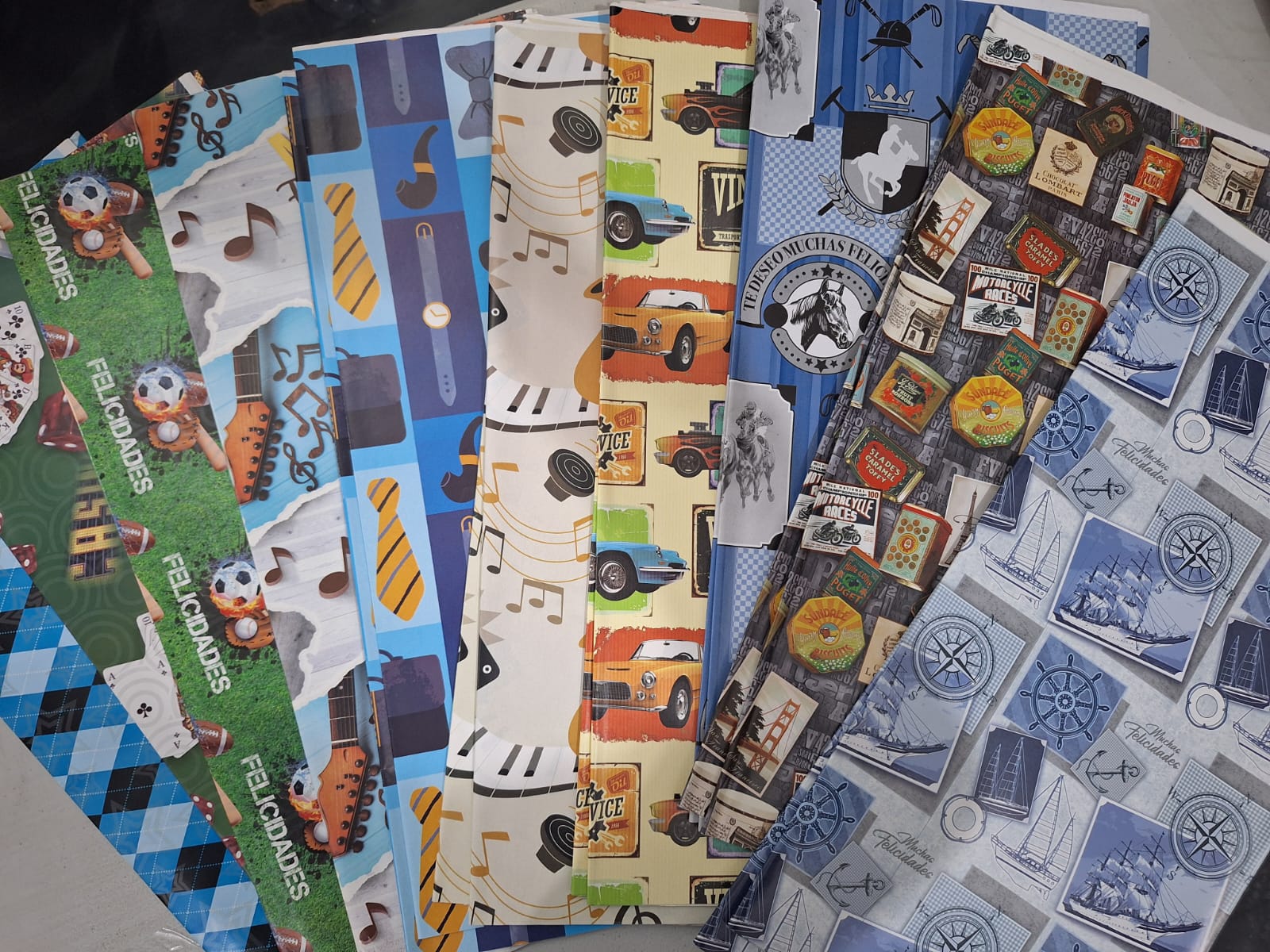 PAPEL DE REGALO FANTASIA TODA OCASION